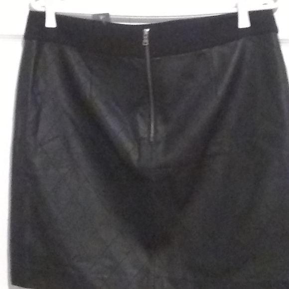 Ann Taylor Mini Skirt - Picture 2 of 4